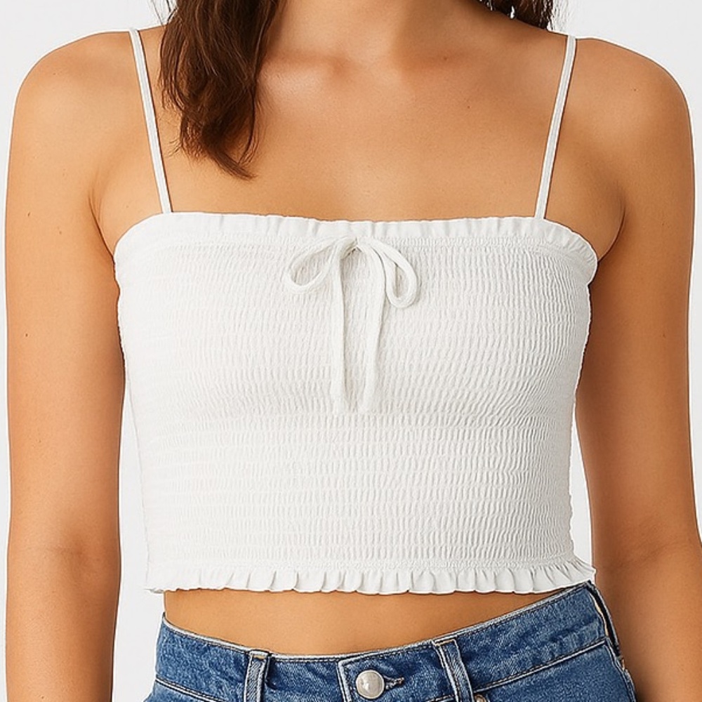 Aritzia | Wilfred | Size Medium | White Smocked Crop Top